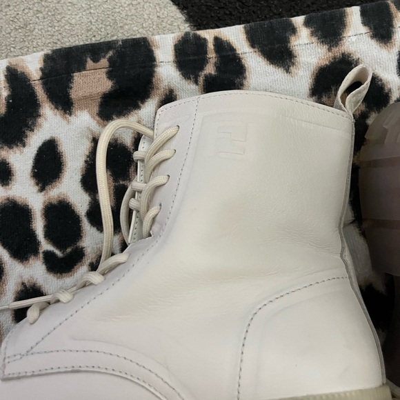 Worn 2x Fendi combat boots. Size 38 - Picture 6 of 6